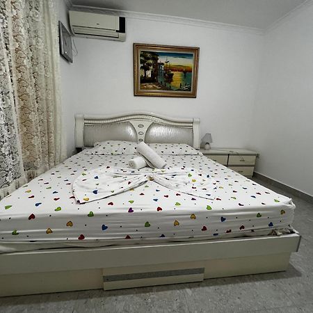 Boulevard Apartment Tirana Bagian luar foto